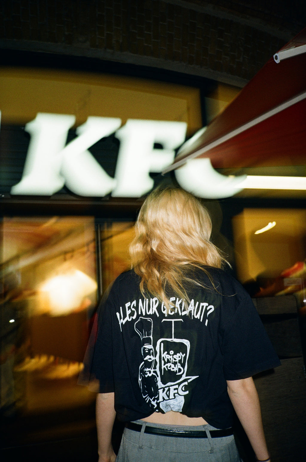 "KRISPY KEBAB X KFC" Oversized Shirt – Black