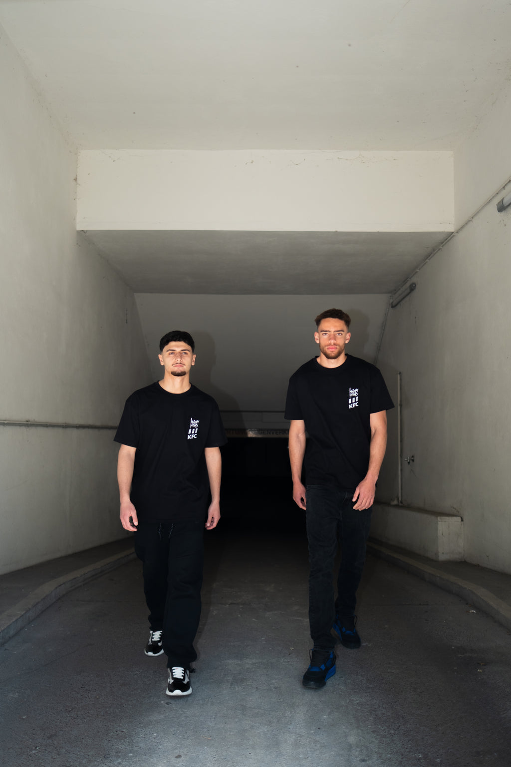 "KRISPY KEBAB X KFC" Oversized Shirt – Black