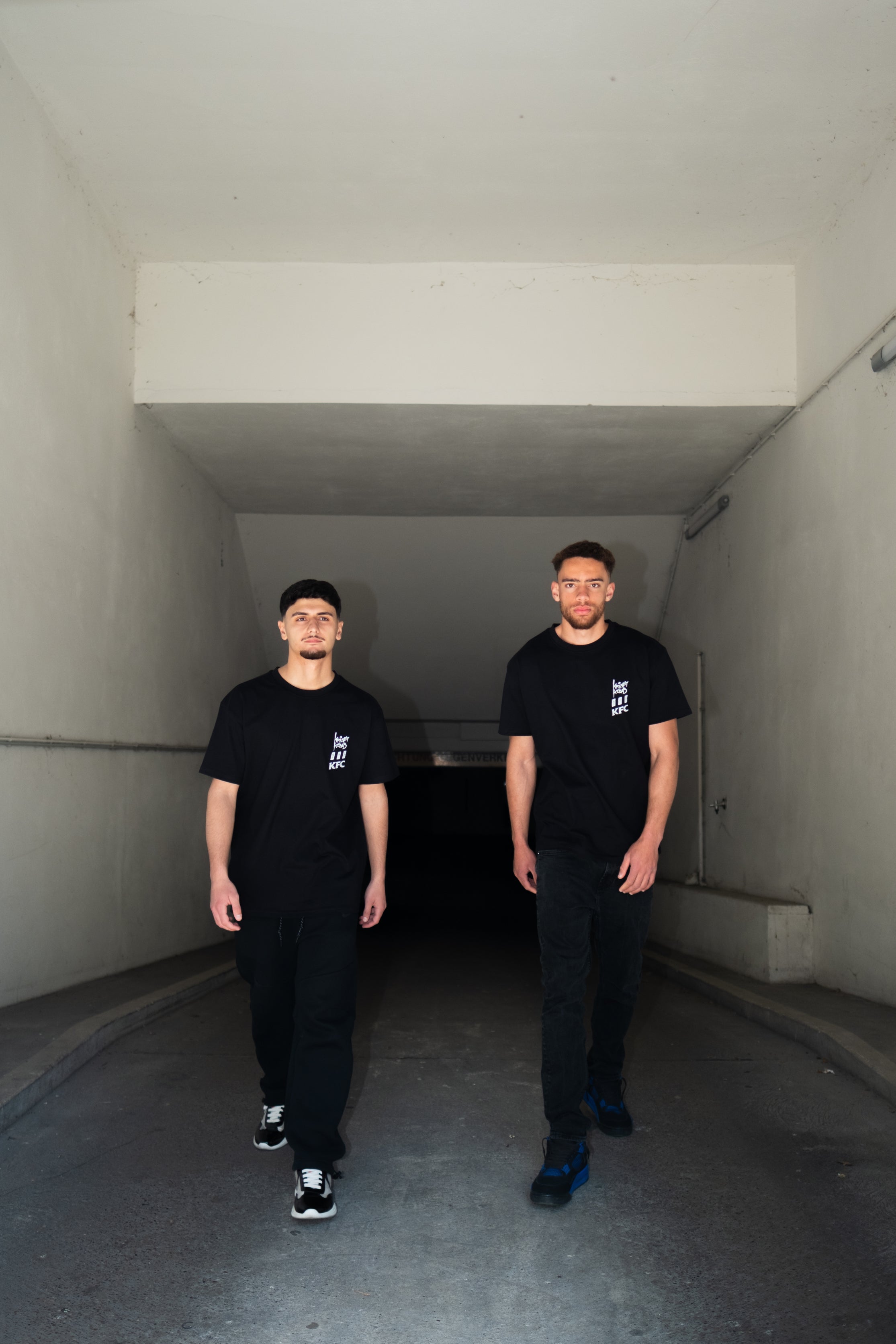 "KRISPY KEBAB X KFC" Oversized Shirt – Black
