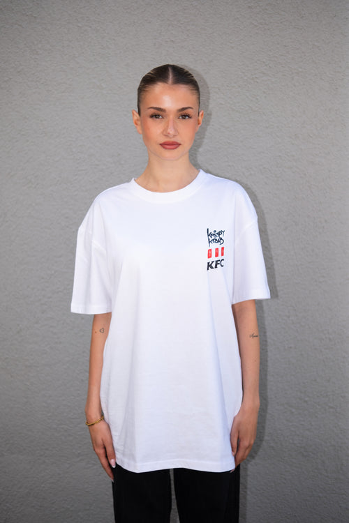 "KRISPY KEBAB X KFC" Oversized Shirt – White